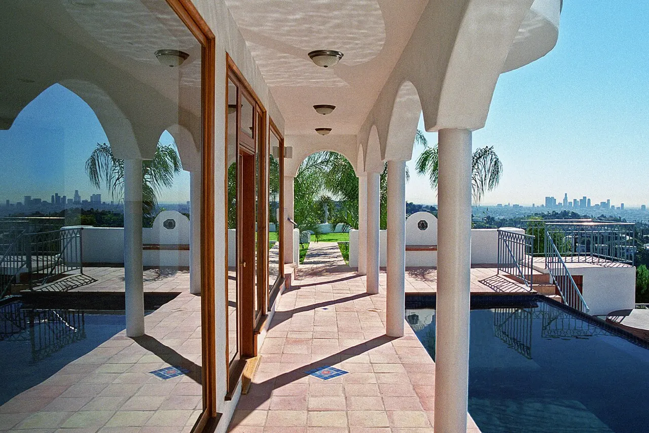 Stock photo of a pool project of the kind Big Diamond Pools takes on in Spring